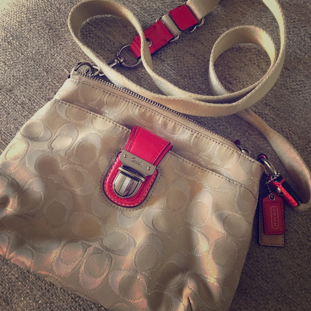 Authentic & So So Sweet Coach Crossbody!